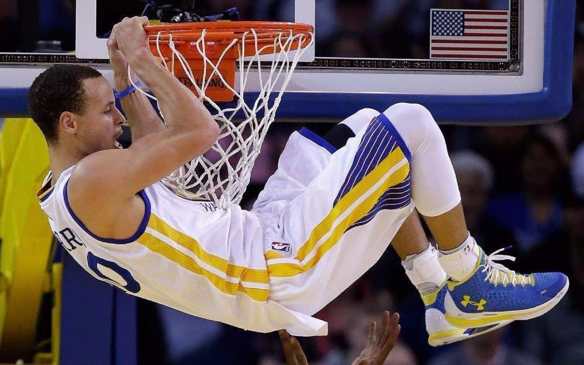 橘色风暴席卷围场,哈斯以平民奇迹完胜雷诺,佩雷兹一役封神改写F1格局